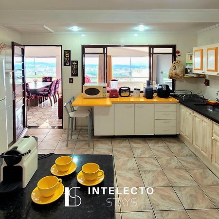 Casa Amarela - 04 Quartos, Pula-Pula E Vista Top! โปโซส เด คาลดัส ภายนอก รูปภาพ